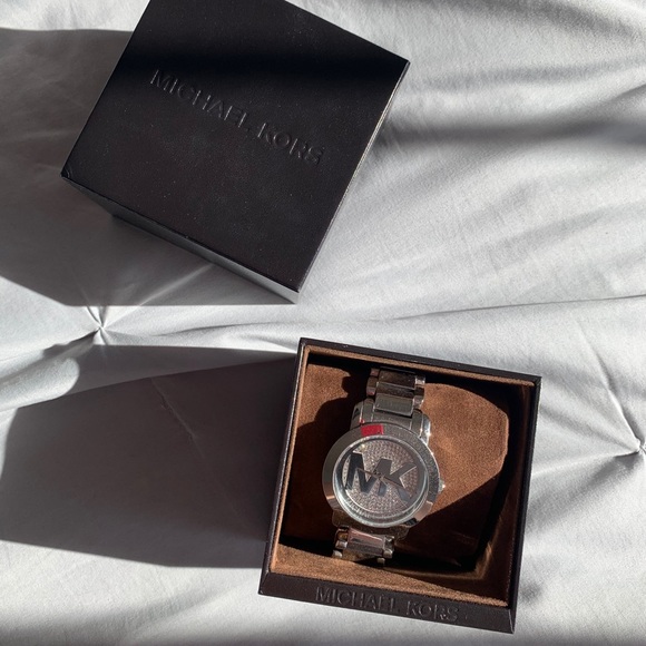 MICHAEL KORS WATCH - Picture 2 of 6